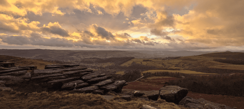 Stanage edge in the golden light